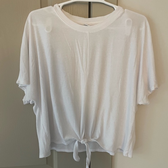 Cropped Toe Front Athletic Top - Picture 1 of 2